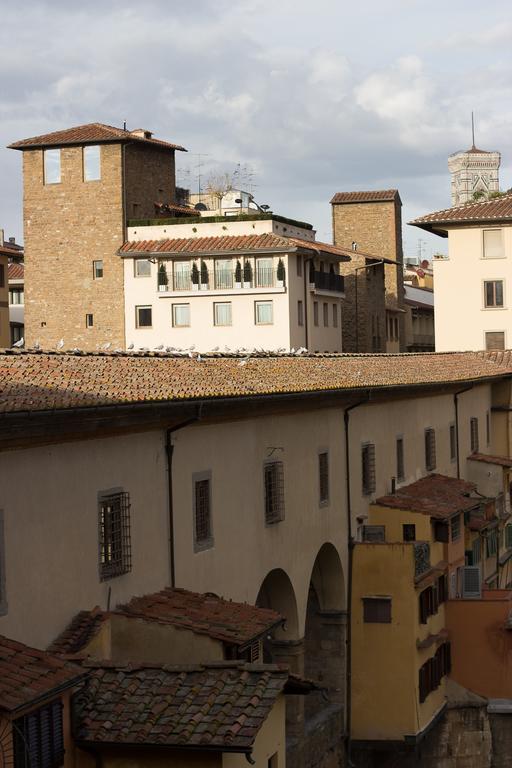 Ponte Vecchio 3 Bedroom Apartment Florence Room photo